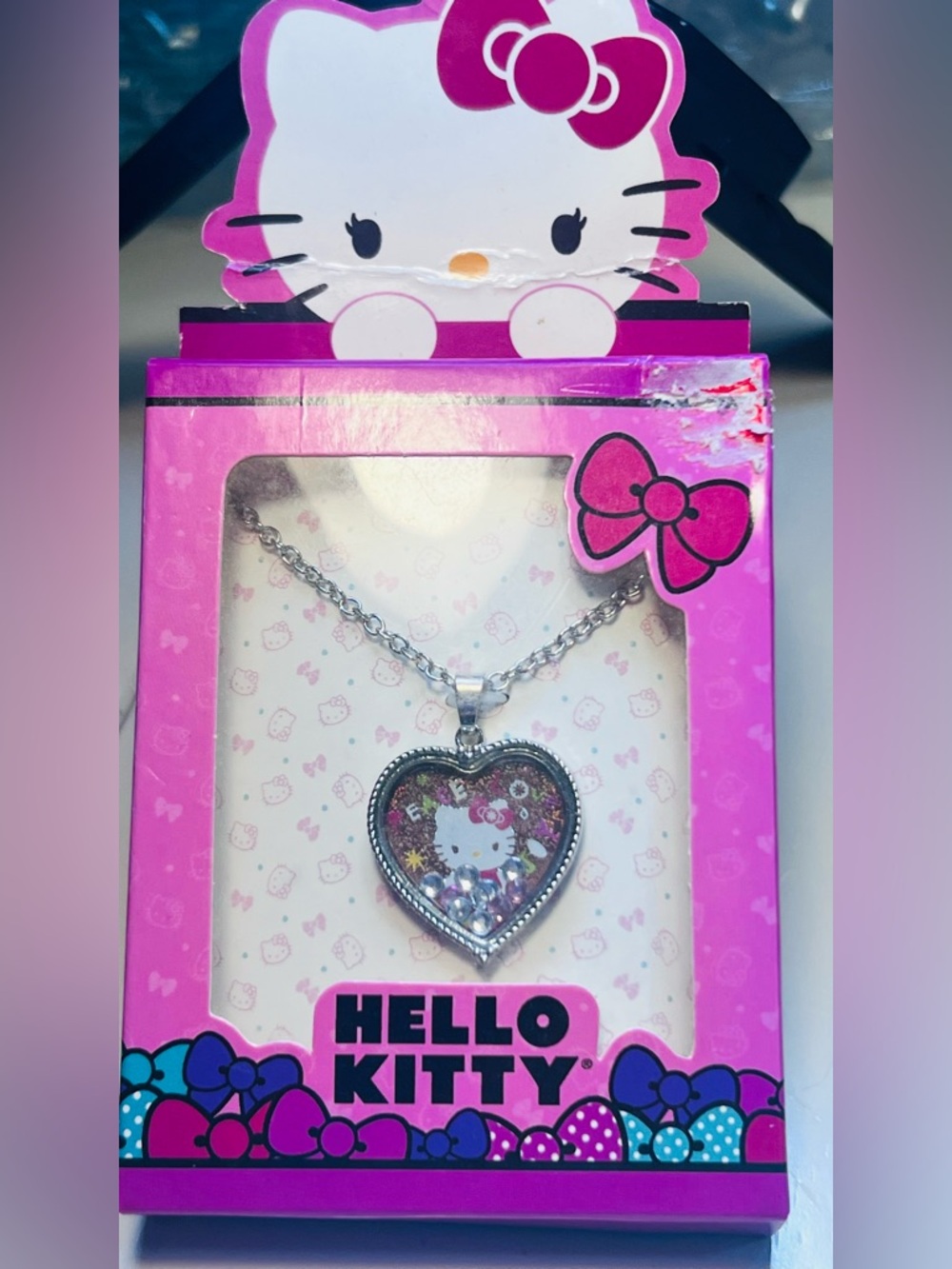 NWT Hello Kitty Silver Heart “shaker”Pendant Necklace